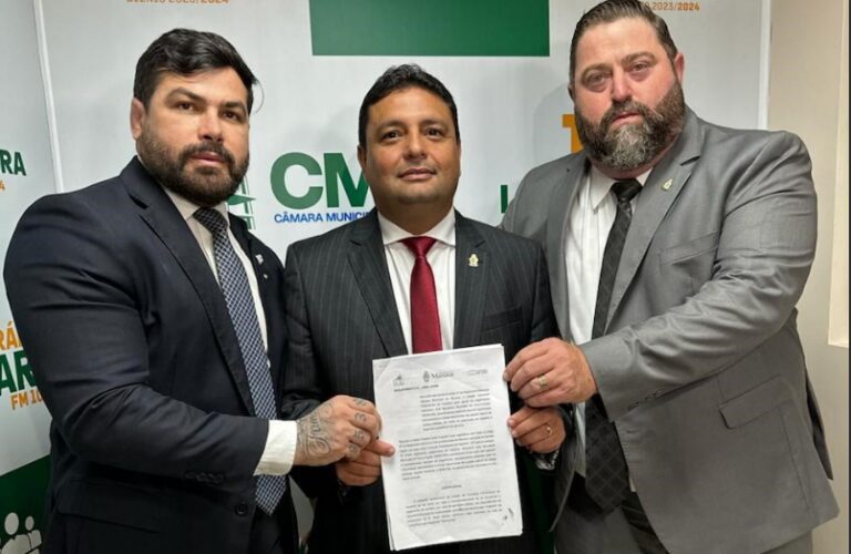 Vereadores entregam requerimento para instaurar CPI da SEMCOM em Manaus