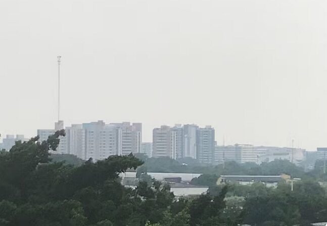 Fumaça encobre céu pelo 3º dia consecutivo em Manaus